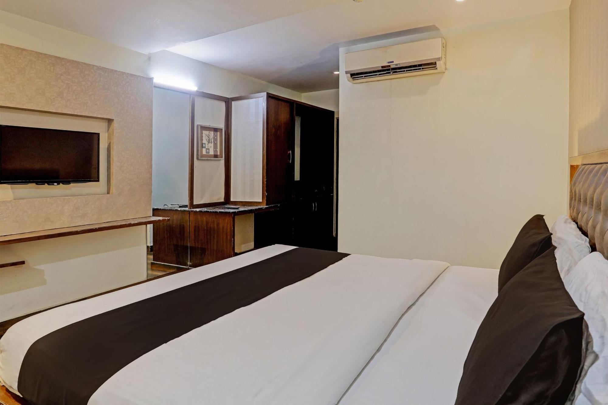 Capital O Surabhi Elite Near Miraj Cinemas - Shalini Shivani Sururnagar Eksteriør billede